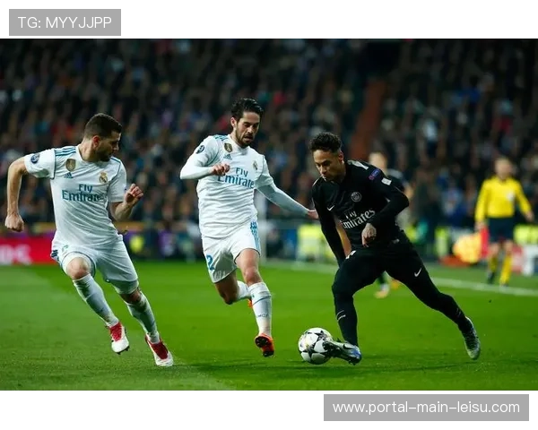 狼队球迷抗议球队表现,开场15分钟后才集体入场观赛 狼队球迷抗议球队表现,开场15分钟后才集体入场观赛